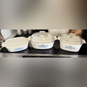 Corningware Set of 3 w/ lids White Casserole Dishs w Blue Floral and Glass Lids